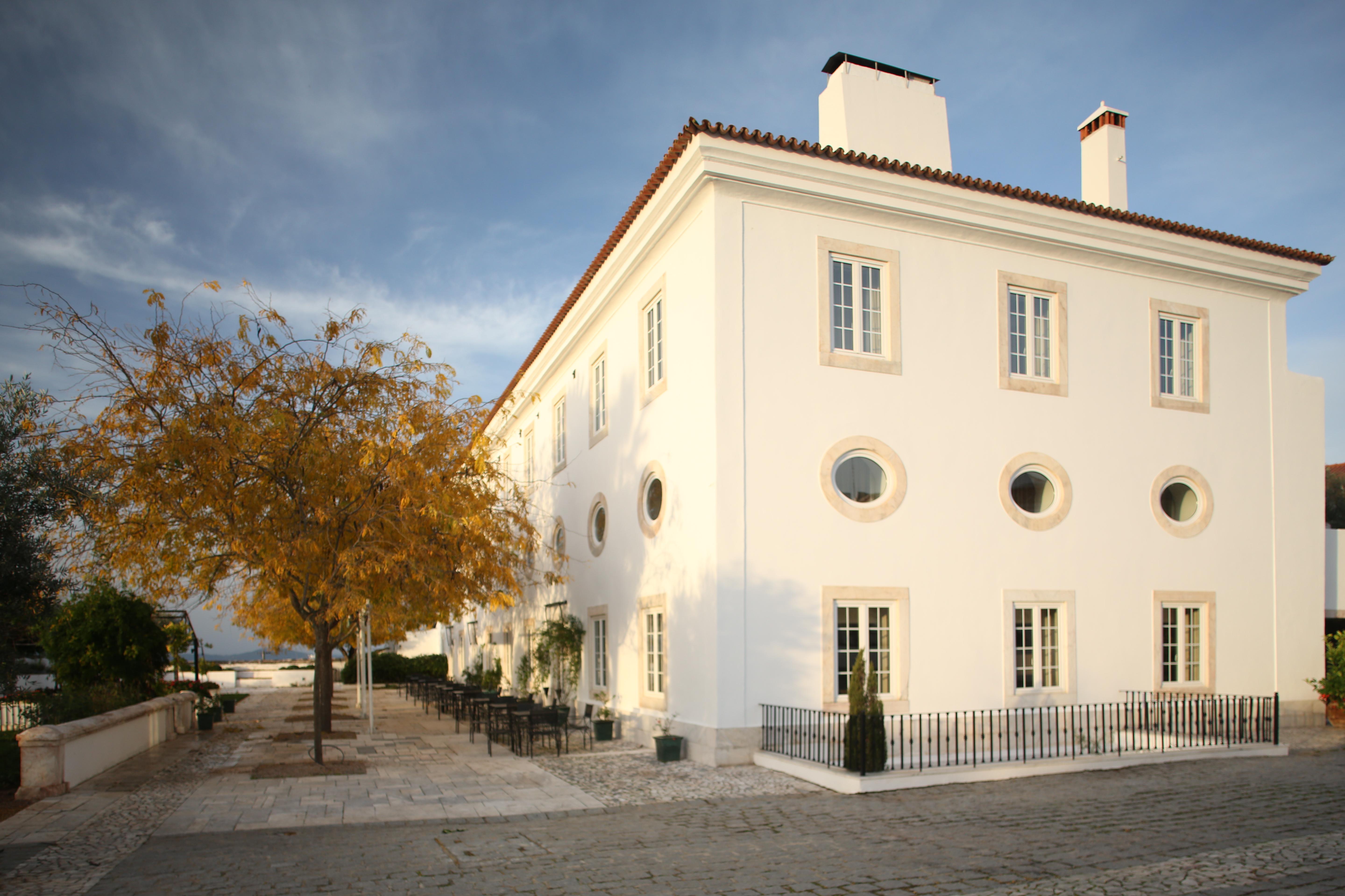 Pateo Dos Solares Charm Hotel Estremoz Bagian luar foto