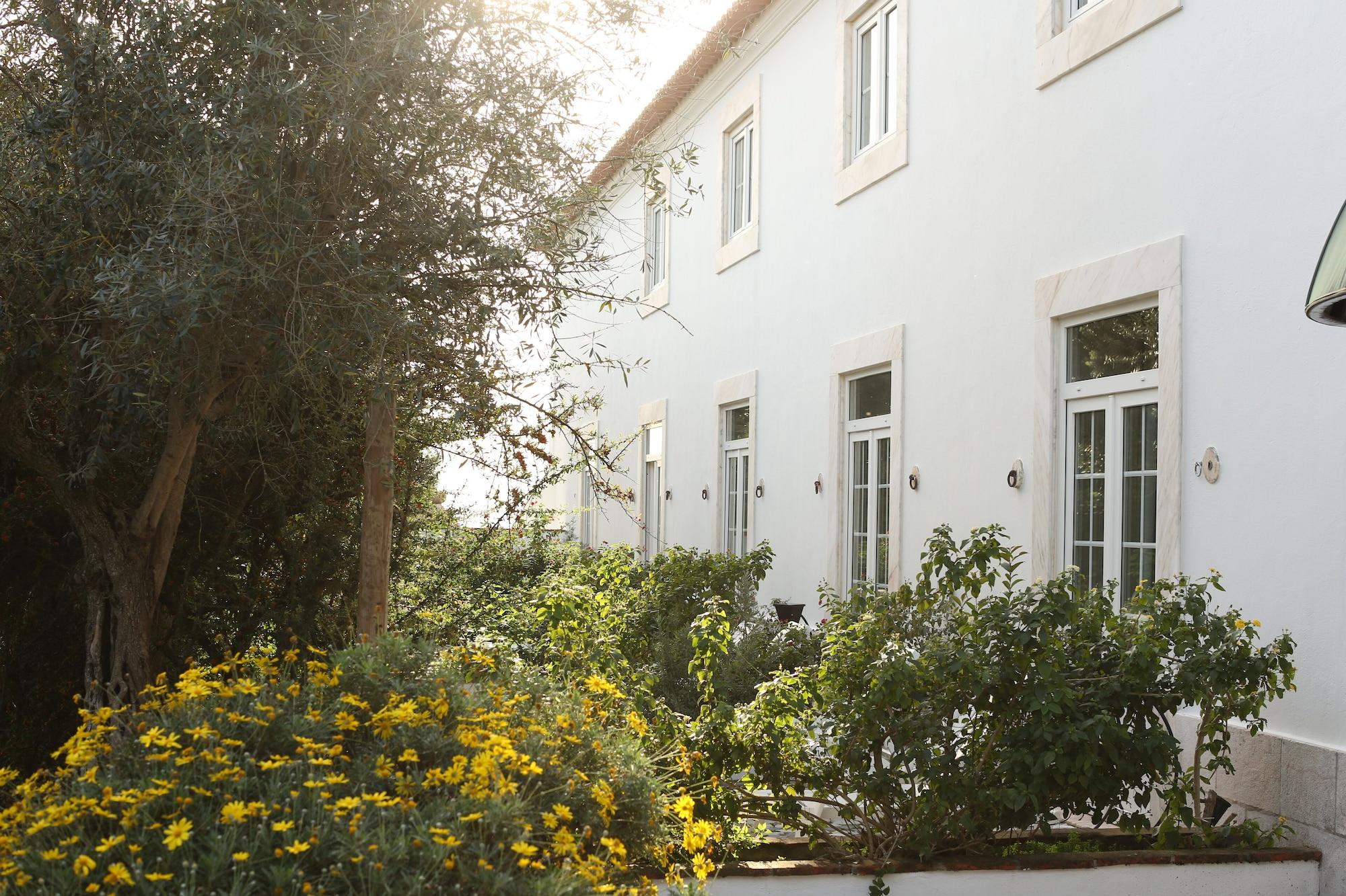 Pateo Dos Solares Charm Hotel Estremoz Bagian luar foto