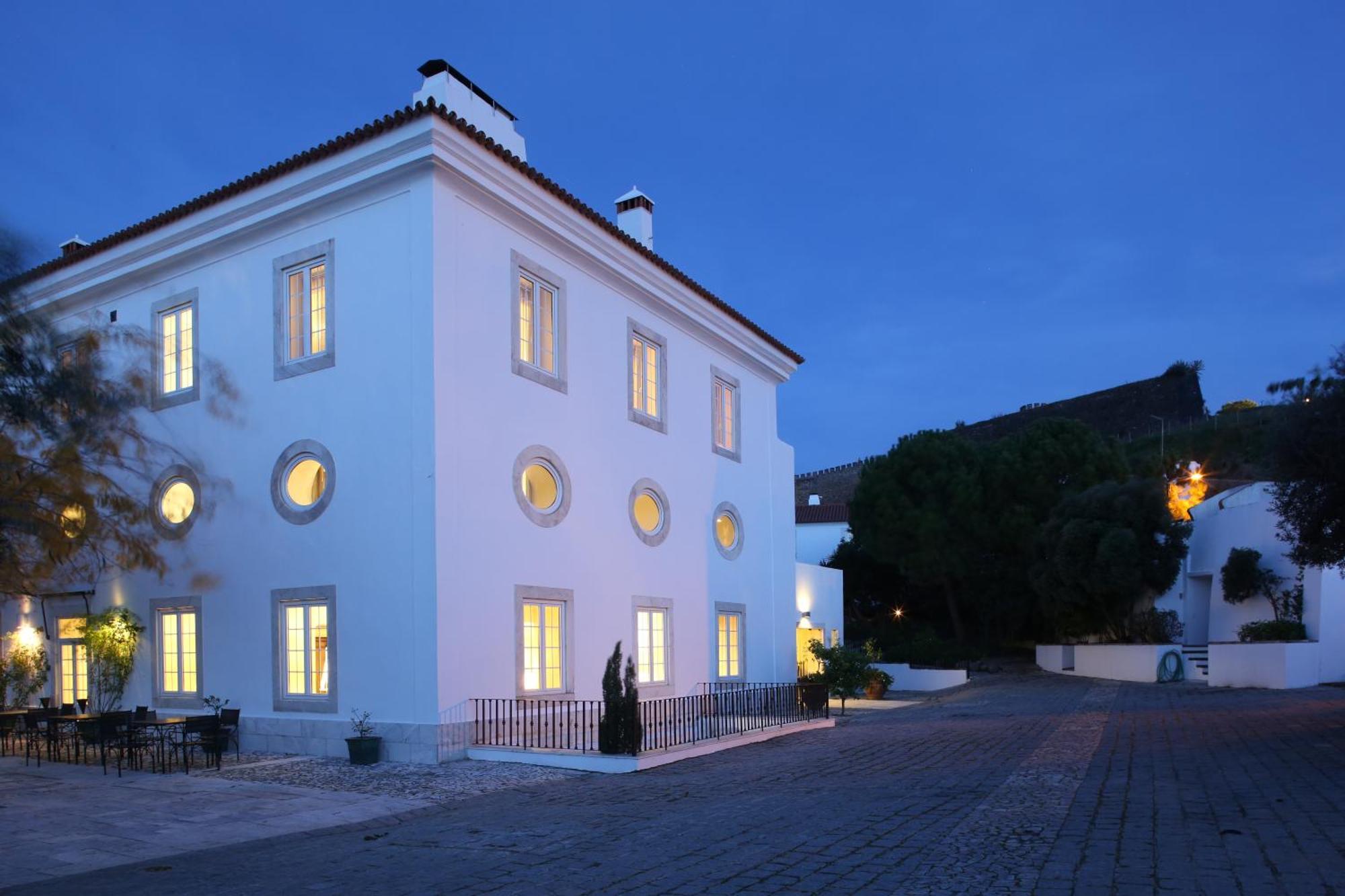 Pateo Dos Solares Charm Hotel Estremoz Bagian luar foto