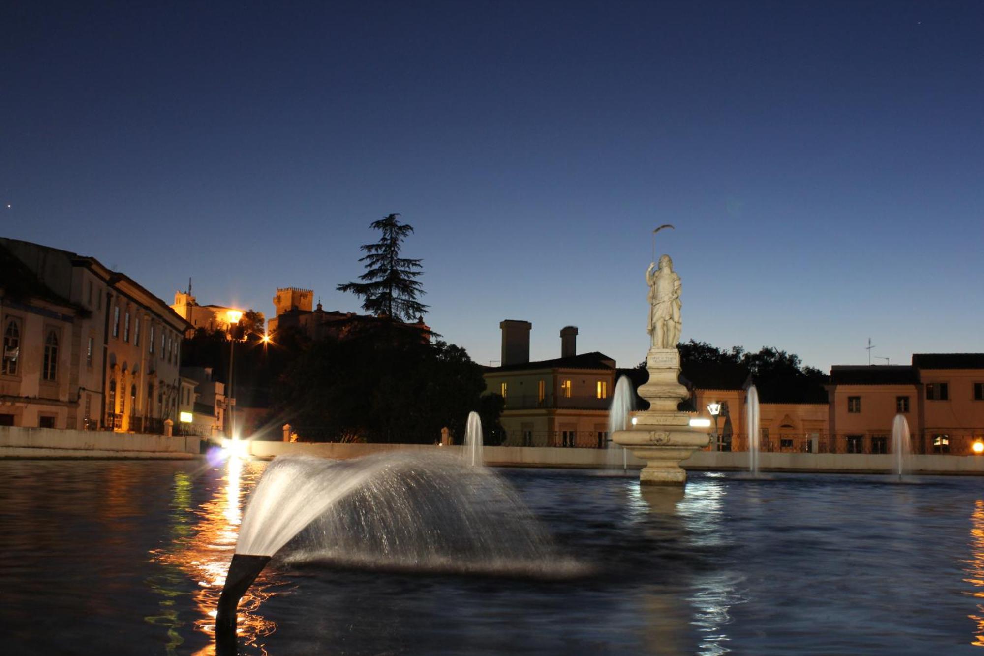 Pateo Dos Solares Charm Hotel Estremoz Bagian luar foto