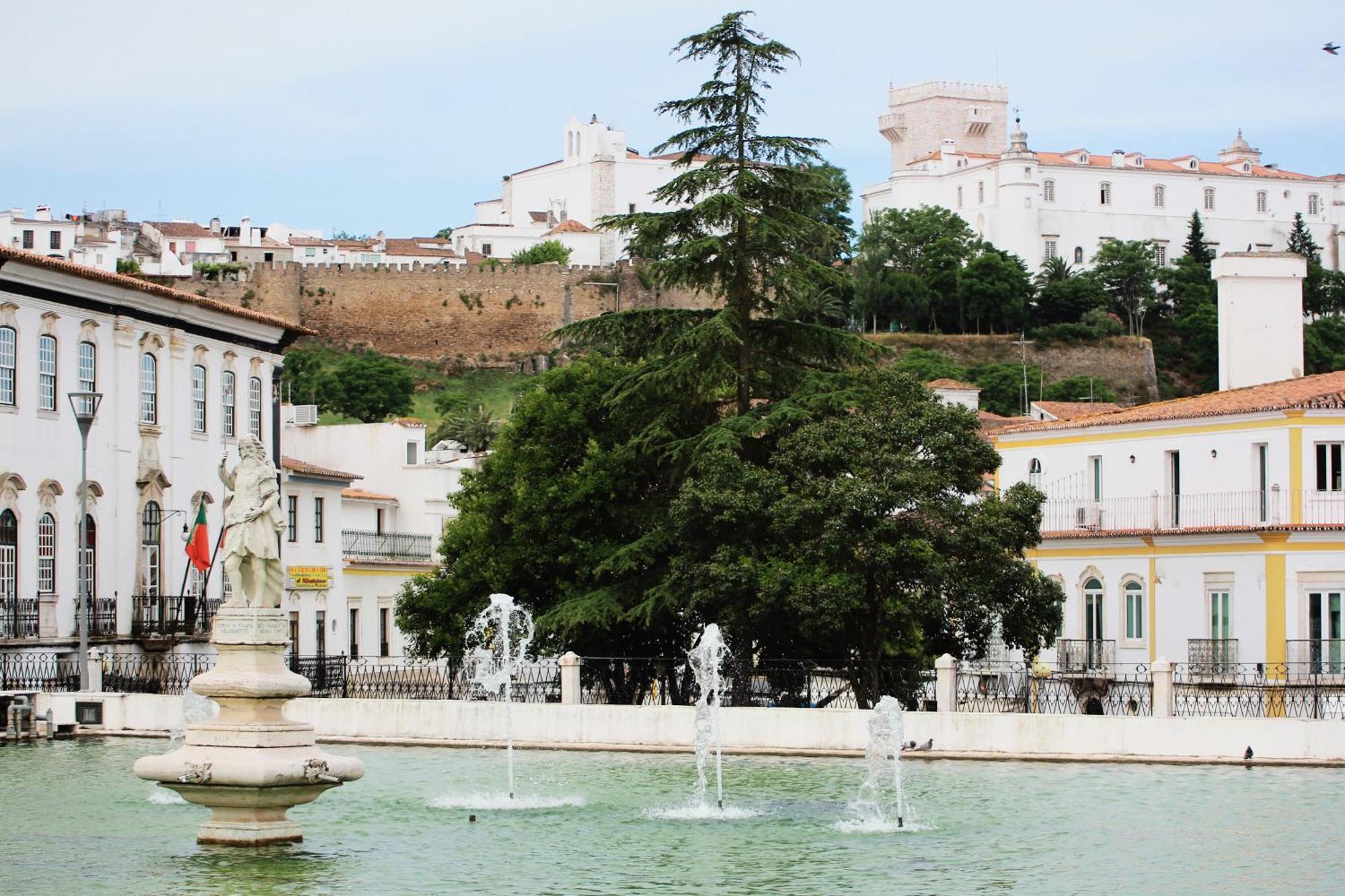 Pateo Dos Solares Charm Hotel Estremoz Bagian luar foto